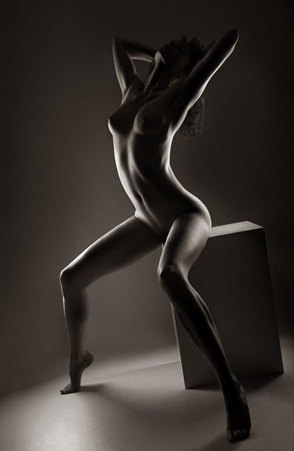 black and white glamour girl naked