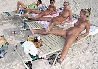 Nake.Me search results: young girls taking pictures on the beach