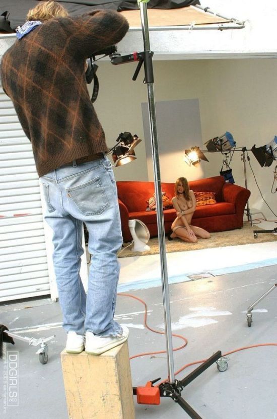 what happens behind the cameras during photo shooting of girls