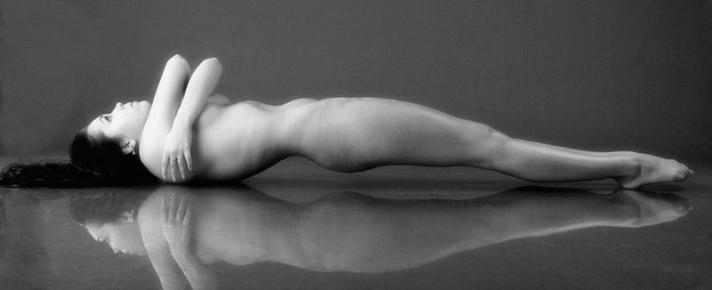 black and white glamour girl naked